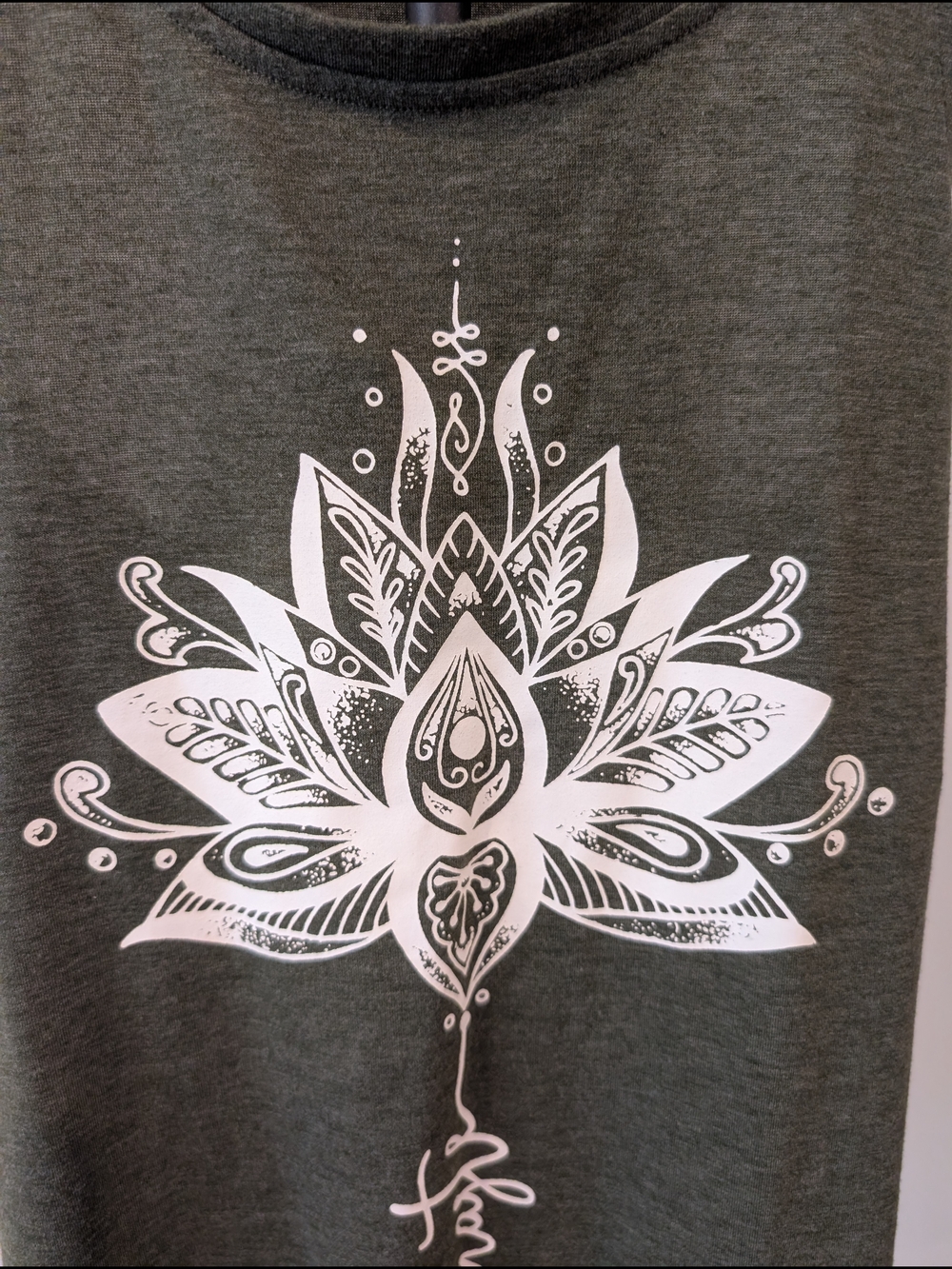 Women's Dark Green Racerback Tank with White Lotus Namaste Yoga Medium - Picture 3 of 9